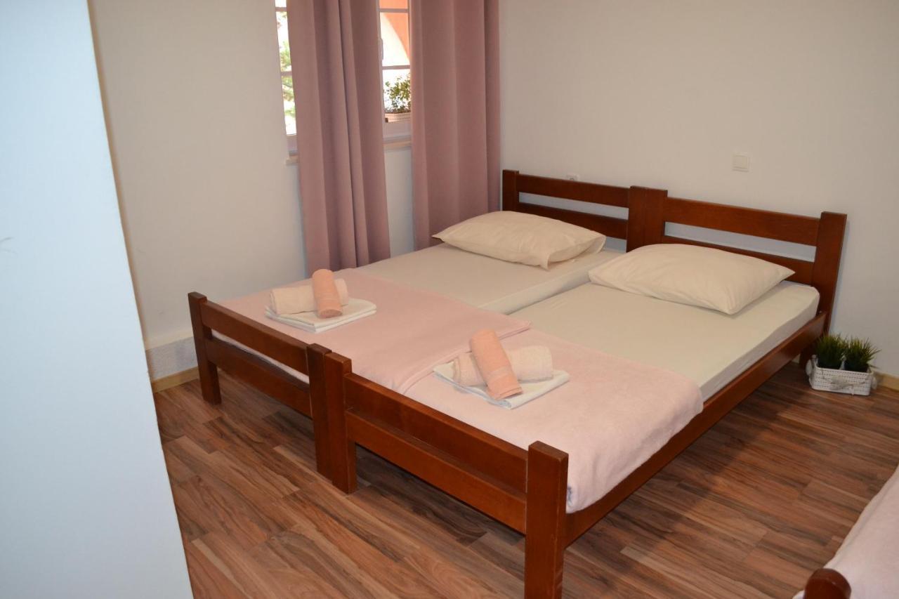 Apartments Rem Novalja Exterior photo